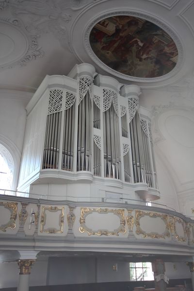 Datei:Kaufbeuren, Dreifaltigkeitskirche, Orgel 4.JPG