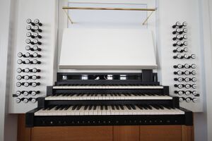 Kaufbeuren, Dreifaltigkeitskirche, Orgel 8.JPG