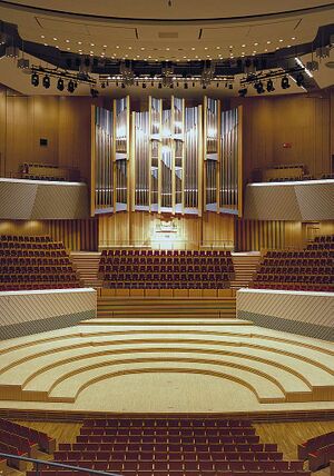 Kawasaki Symphony Hall Prospekt.jpg