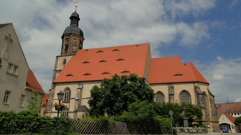 Datei:Kirche Ansicht Gesamt.JPG