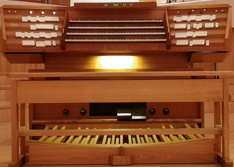 Datei:Kulturpalast Spieltisch.jpg