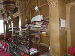 Lößnitz, St. Johannis, Spieltisch.jpg