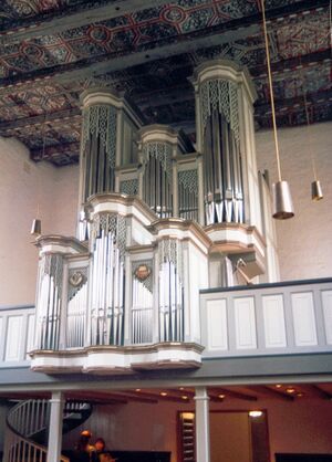 Lübeck-Travemuende, St Lorenz, Orgel, Prospekt.jpg