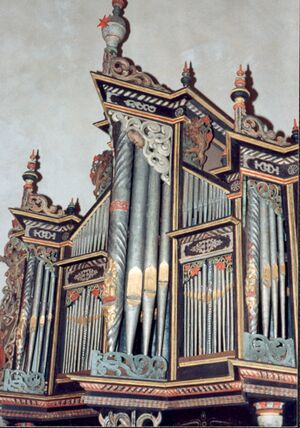 Lahntal-Caldern, evangelische Kirche, Orgel.jpeg
