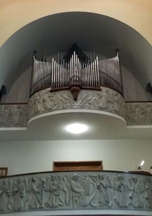 Laxenburg Klosterkirche Prospekt.jpg