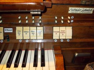 Leipzig, St. Bonifatius, Spieltischdetail03.JPG