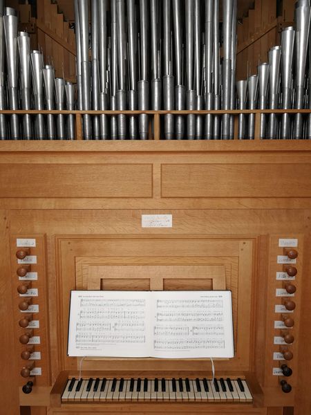 Datei:Lenningen-Brucken, Kirche (7).jpg