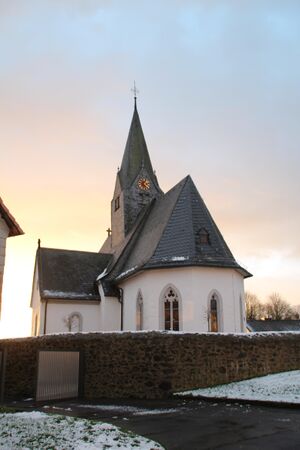 Lich-Ober-Bessingen, ev Kirche, Außenansicht.JPG