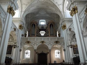 Linz, alter Dom, Innenraum.JPG