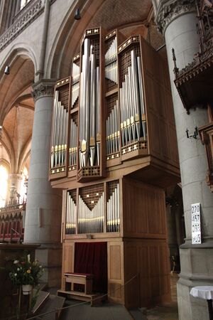 Linz, neuer Dom, Orgel3.jpg