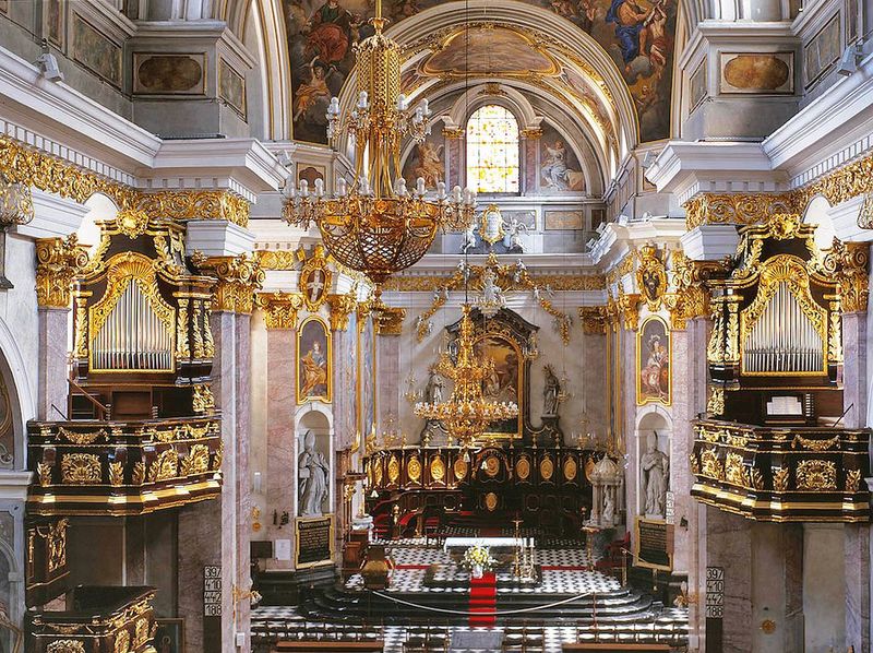 Datei:Ljubljana Kathedrale Beide Chororgeln.jpg