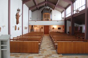 Londorf, St. Franziskus, Orgel, Kirche mit Orgelempore.jpg