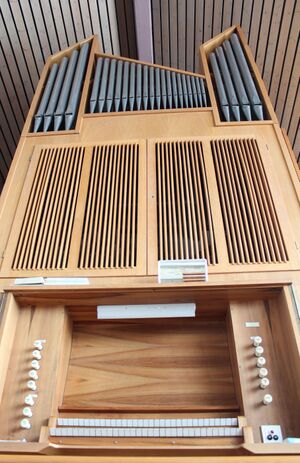 Londorf, St. Franziskus, Orgel, Prospekt der Manuale.jpg
