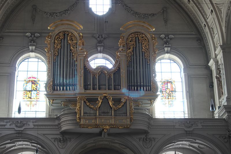 Datei:München, Hofkirche St Michael, Orgel.JPG