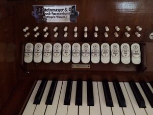 München-Haidhausen, St Johannes, Spieltisch 3.jpeg