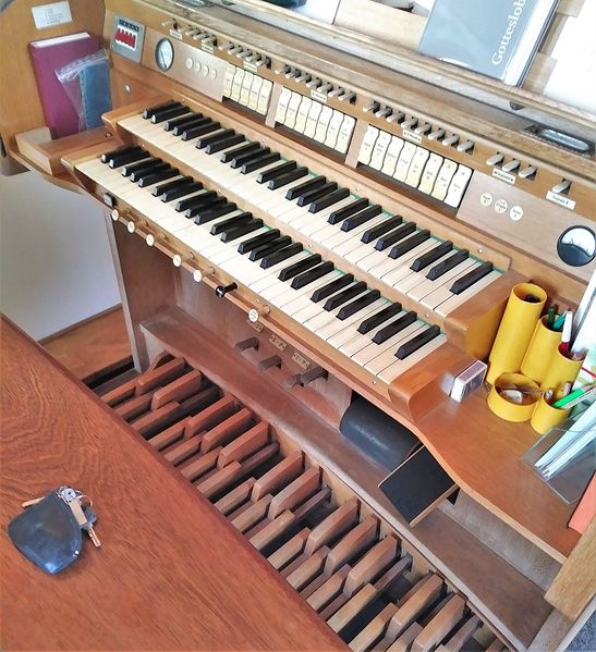 Datei:München-Lerchenau, St. Agnes (4).jpg