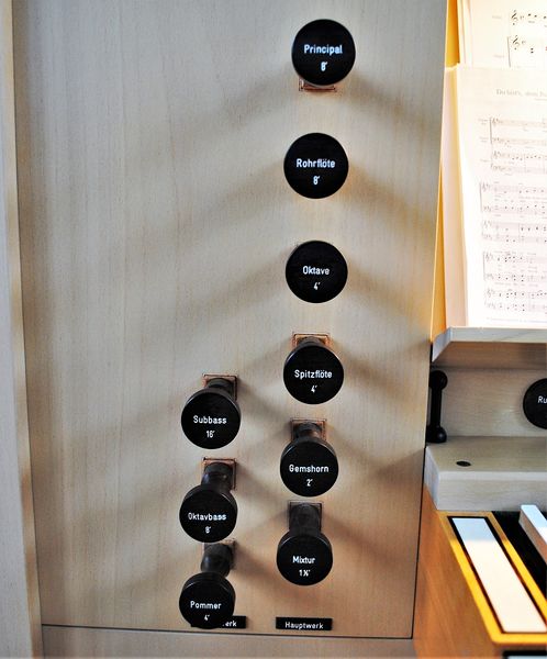 Datei:München-Neuhausen, Neuapostolische Kirche (3).jpg