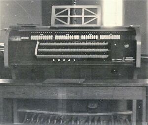 München-Sendling, St. Heinrich (Erste Nenninger-Orgel4).jpg