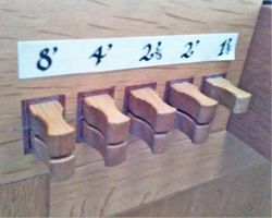 München-Untersendling, St. Korbinian (Truhe) (2).jpg