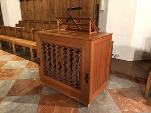 Müncher Dom, Truhenorgel Vorderansicht.JPG