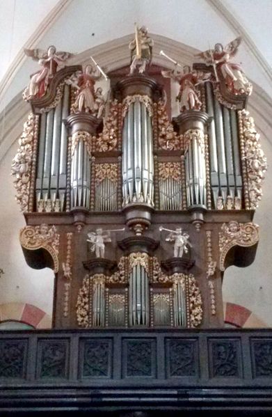 Datei:Münstermaifeld, St. Martin und Severus (1).jpg