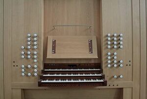 Mainz Hochschule Spieltisch.JPG