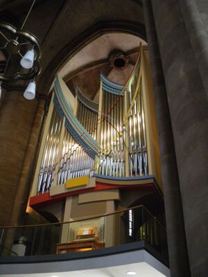 Marburg, Elisabethkirche, Hauptorgel Klais 4.jpeg