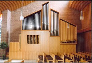 Marburg-Wehrda, Trinitatiskirche, Orgel.jpg