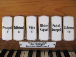 Marlow-Rostocker Wulfshagen, Dorfkirche, Register.JPG