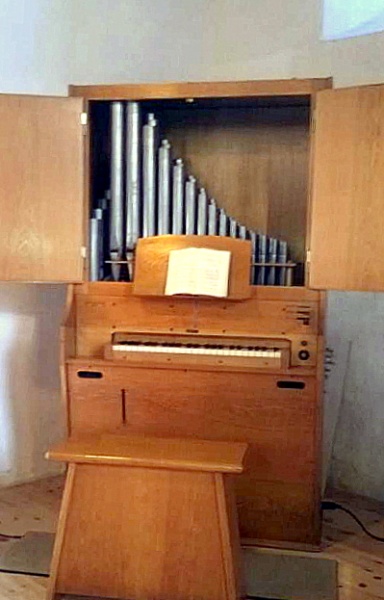 Datei:Mehrow, Dorfkirche.jpg