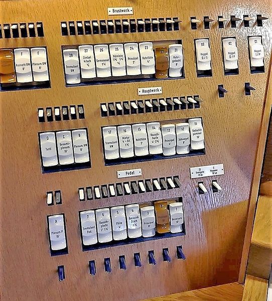 Datei:Mergelstetten, Evangelische Kirche (4).jpg