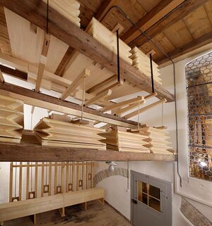 Muri Klosterkirche Hauptorgel Balganlage.jpg