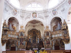 Muri Klosterkirche Seitenorgeln.jpg