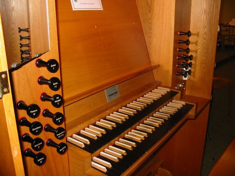 Datei:Neuerlaa Spieltisch.jpg