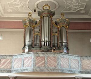 Neunkirchen St Peter u Paul Orgel.JPG