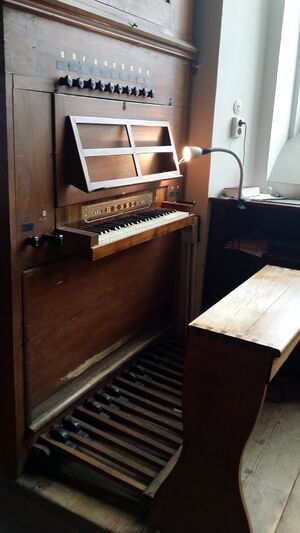 Neunkirchen evang Spieltisch.jpg