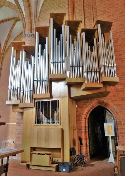 Datei:Neuruppin, Klosterkirche St. Trinitatis (2).jpg