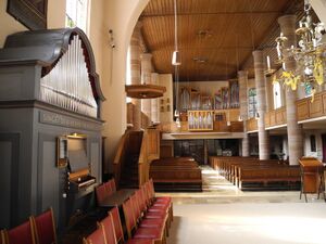 Nuernberg-Woehrd, St. Bartholomaeus, Chororgel und Hauptorgel.JPG