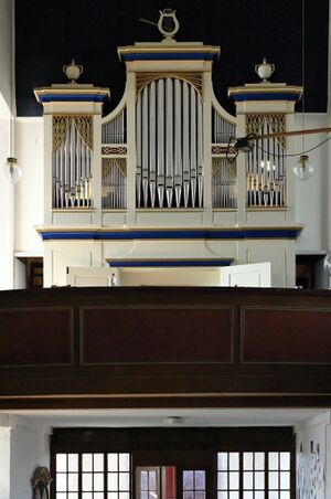 Orgel im raum.jpg