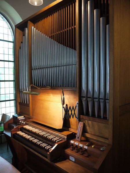 Datei:Petershagen-Eggersdorf, Dorfkirche, Prospekt.JPG