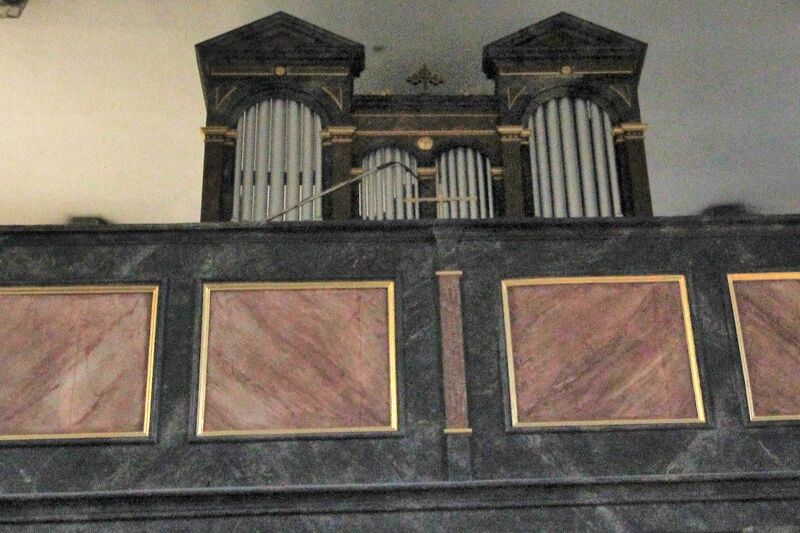 Datei:Pfaffenhausen St Leonhard Orgel.JPG