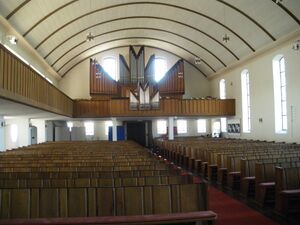 Pohlheim-Watzenborn-Steinberg, Christuskirche, Orgel und Schiff.JPG