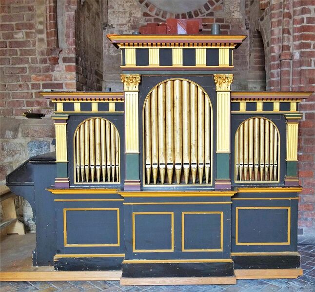Datei:Prenzlau, Marienkirche (Interimsorgel).jpg