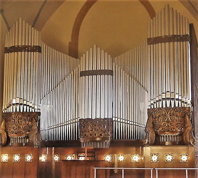 Datei:Röthenbach an der Pegnitz, Heilig-Kreuz-Kirche (1).jpg