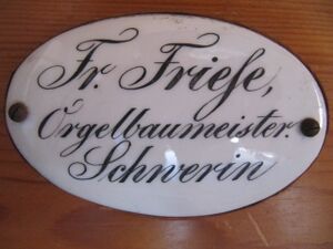 Rövershagen, Dorfkirche, Firmenschild.JPG
