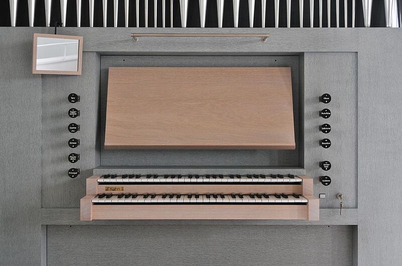 Datei:Rüti Krematorium Tastatur.jpg