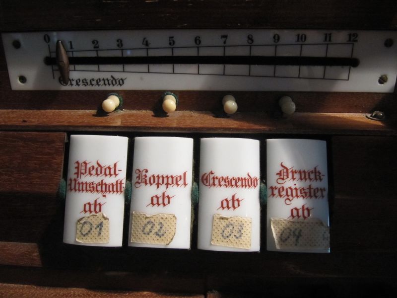 Datei:Rabenau-Oelsa, Dorfkirche, Register.JPG