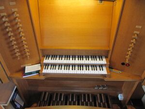 Radeberg, Stadtkirche, Spieltisch.JPG