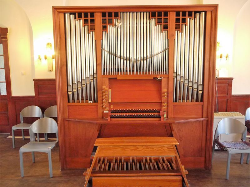 Datei:Radeberg-Kleinwachau, Ev. Kirche, Prospekt.JPG