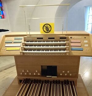 Regensburg-Kupfmühl, St. Wolfgang (Spieltisch).jpg